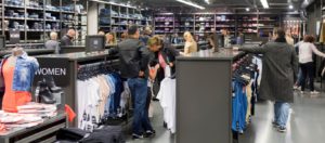24-04-2016 Amsterdam Nederland: Fotografie interieur winkels Koopcentrum Akerpoort